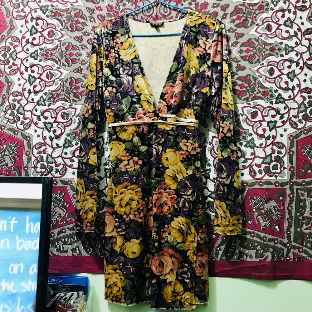 TOPSHOP Floral Wrap Dress - Picture 5 of 8